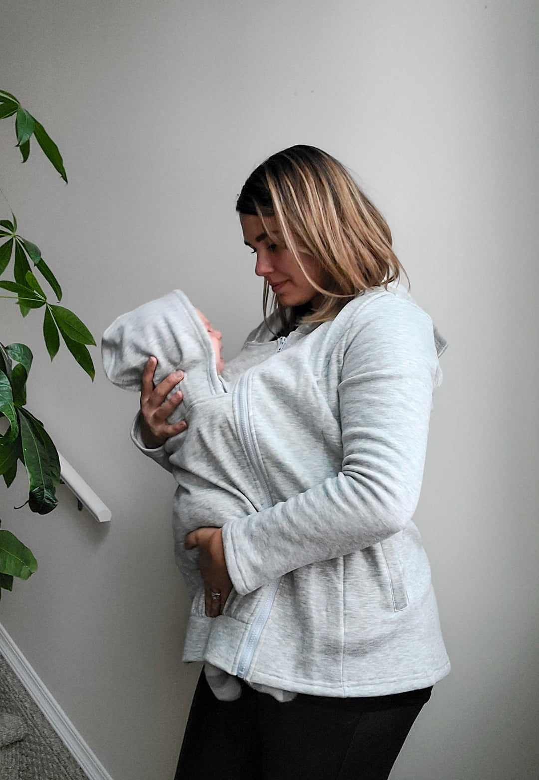 2-in-1 Fleece Baby Carrying Hoodie