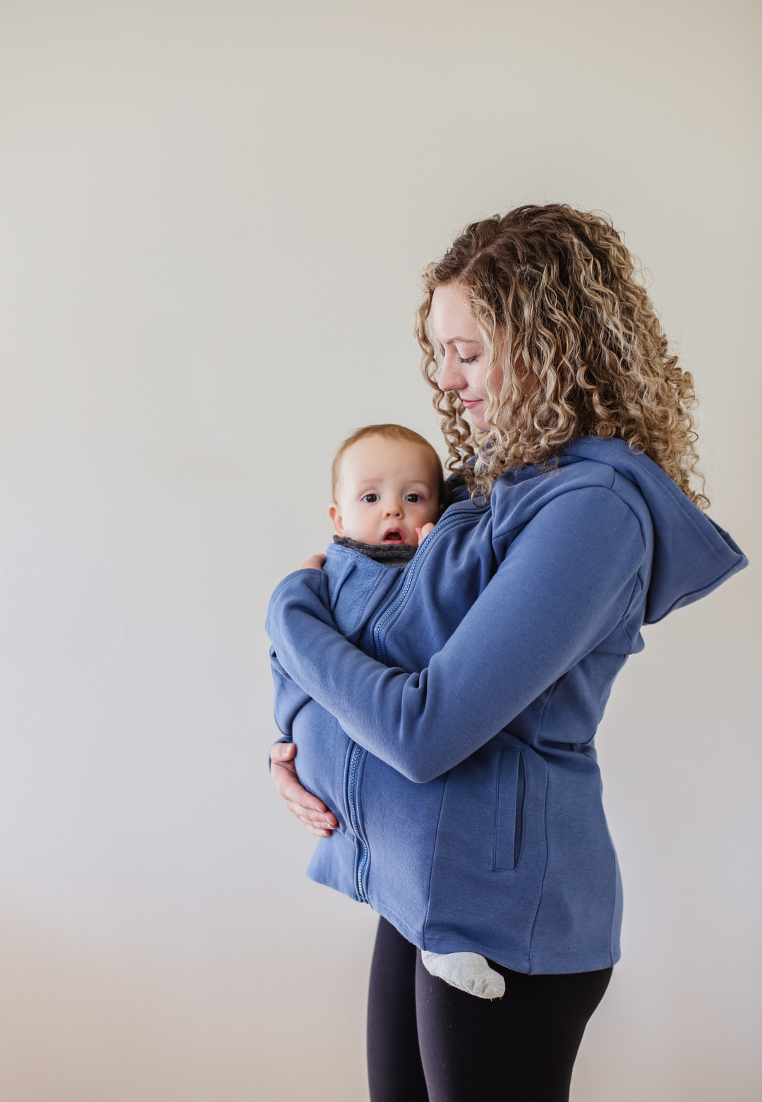 2-in-1 Fleece Baby Carrying Hoodie