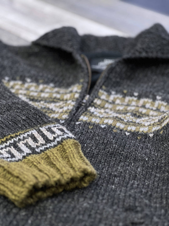 Call of the Wild Wool Sweater – Howling Wolf Design