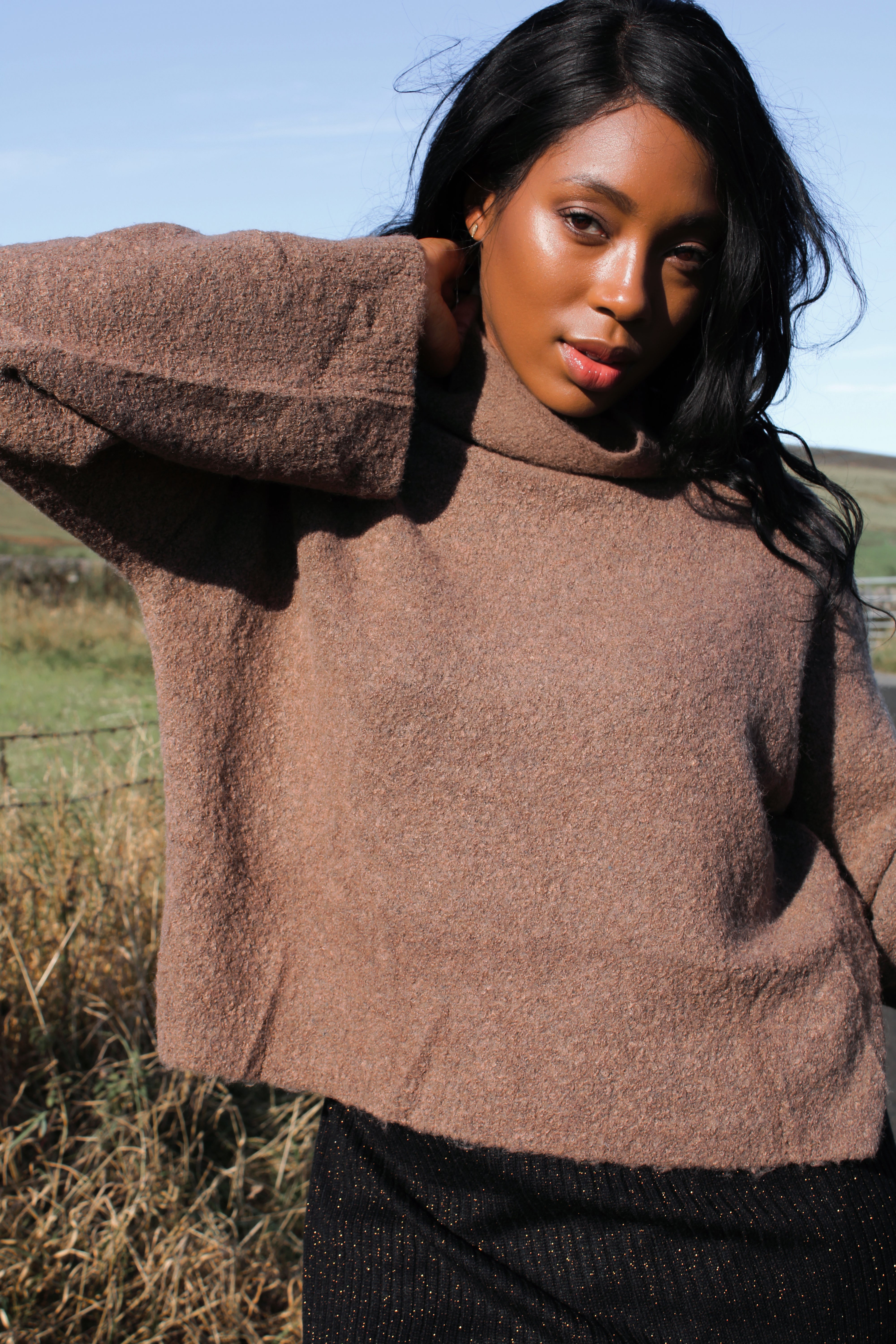 The Sienna Sweater in Alpaca Wool/Boucle in Coffee Brown