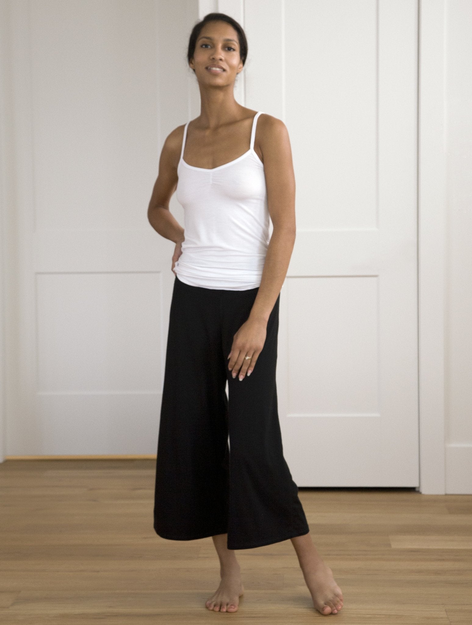 Della Wide Leg Capri Pants-Bamboo-Black-Sustainable Womens Eco-Clothes –  House of Bamboo